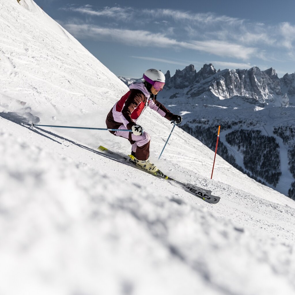 Sciatori sulla ski area San Pellegrino sulle Dolomiti in Val di Fassa | © Federico Modica - Archivio Immagini ApT Val di Fassa
