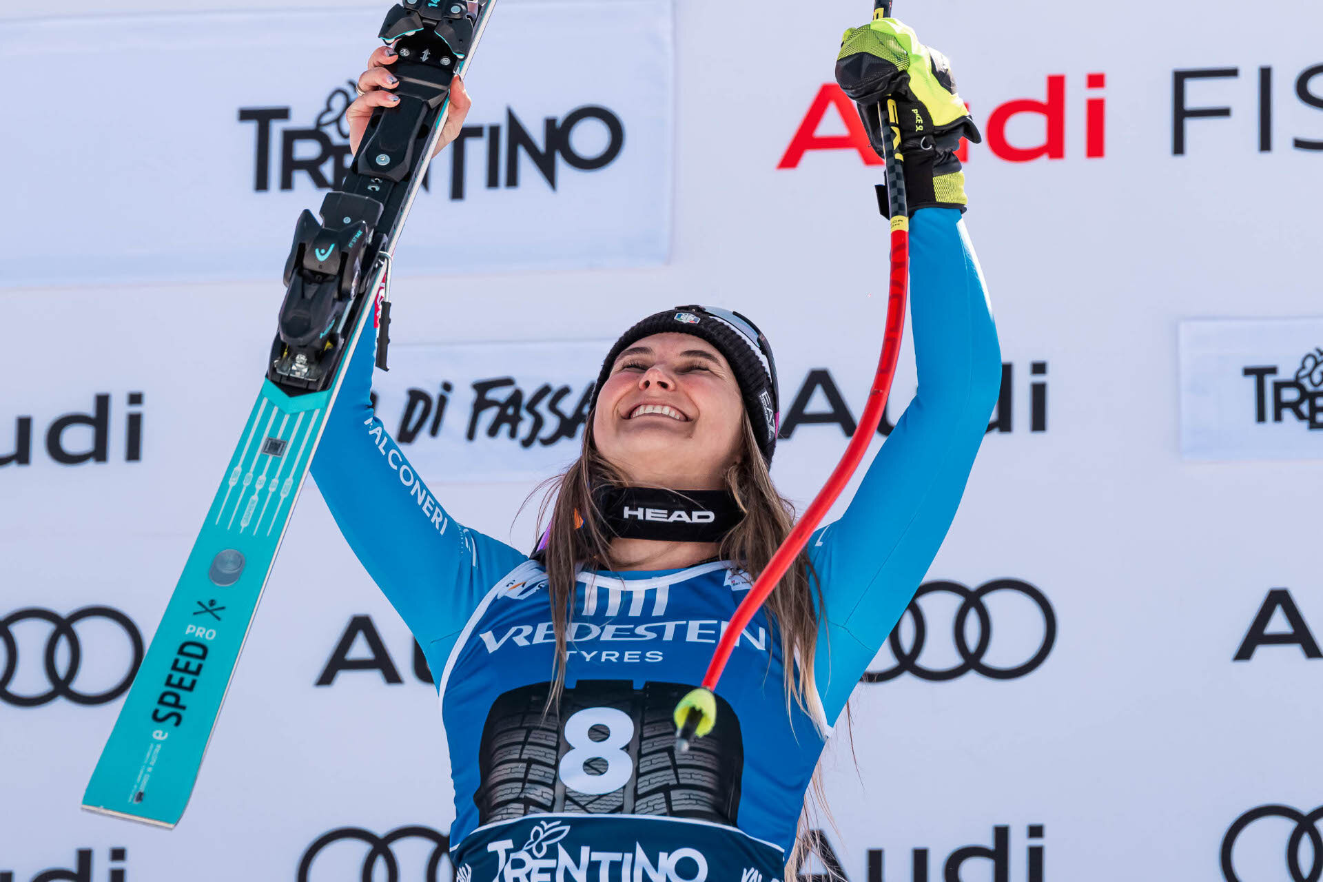 A skier celebrates at the finish line of La VolatA slope at Passo San Pellegrino | © Mattia Rizzi - Archivio immagini PegasoMedia
